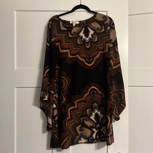 XL Aryeh sweater tunic/dress. Very cute with leggings!